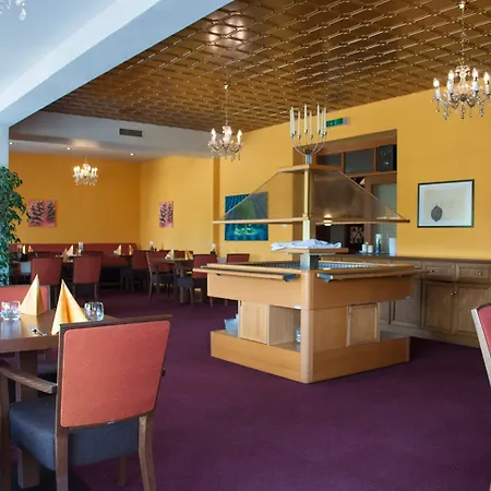 伊租梅尔帕餐厅酒店 酒店 3*