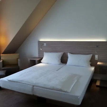 ホテル Restaurant Itzumer Pass ヒルデスハイム